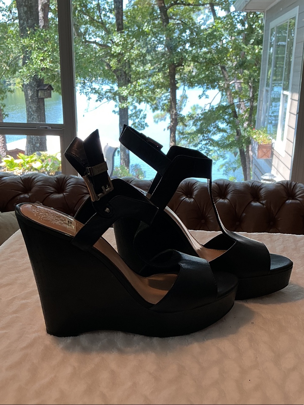 Vince Camuto Black T-Strap Platform Wedge Sandals - Picture 5 of 8